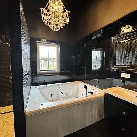 Sunken Seated Fire Pit Villa! Foca