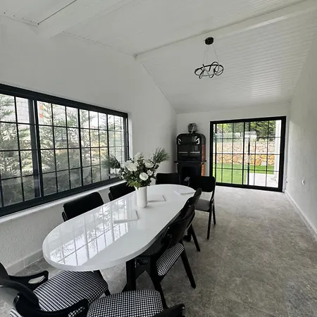 Sunken Seated Fire Pit Villa! Βίλα