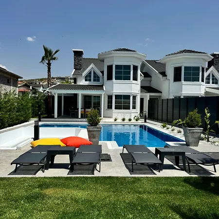 Sunken Seated Fire Pit Villa! Villa *