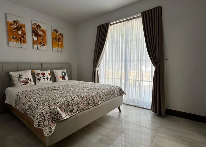 Sunken Seated Fire Pit Villa! Villa