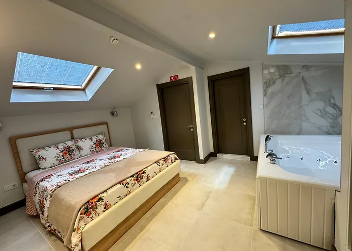 Sunken Seated Fire Pit Villa! *