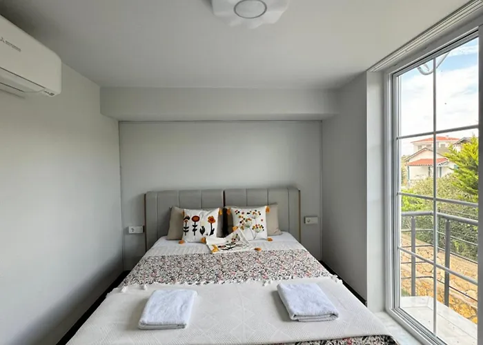 Sunken Seated Fire Pit Villa! Villa