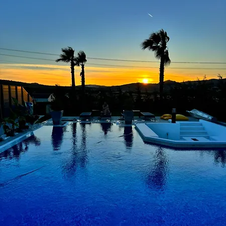 Sunken Seated Fire Pit Villa! * Foça