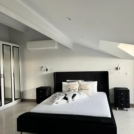 Villa Sunken Seated Fire Pit Villa! *