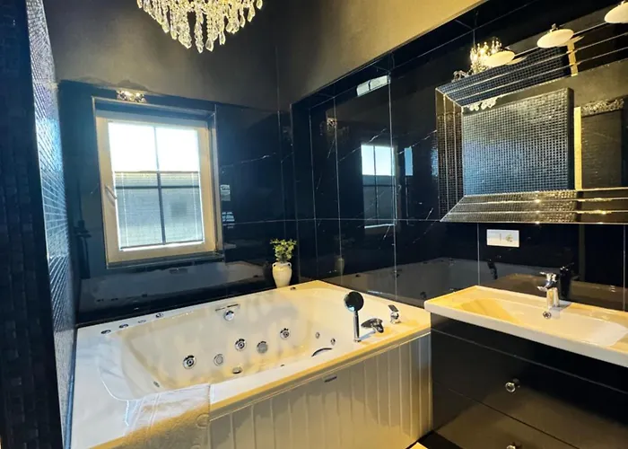 Sunken Seated Fire Pit Villa!