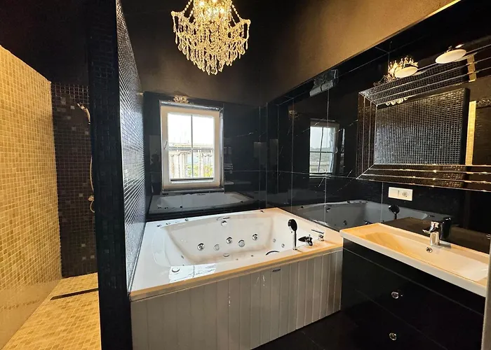 Sunken Seated Fire Pit Villa! Foca