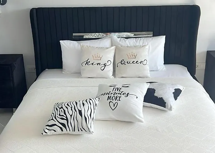 Vila Sunken Seated Fire Pit Villa!